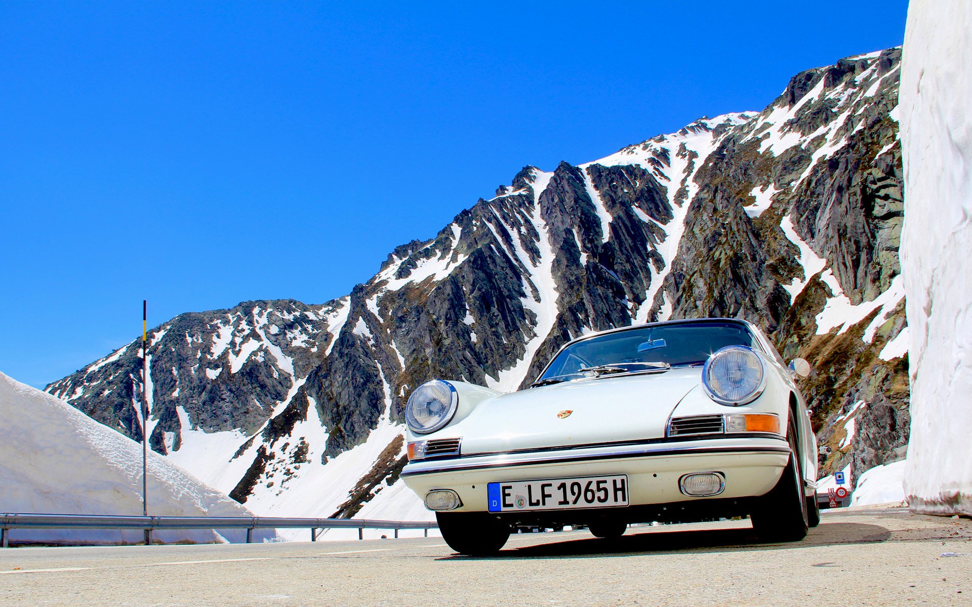 Porsche 911 - St Gotthard