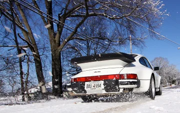 Porsche 930 on snow