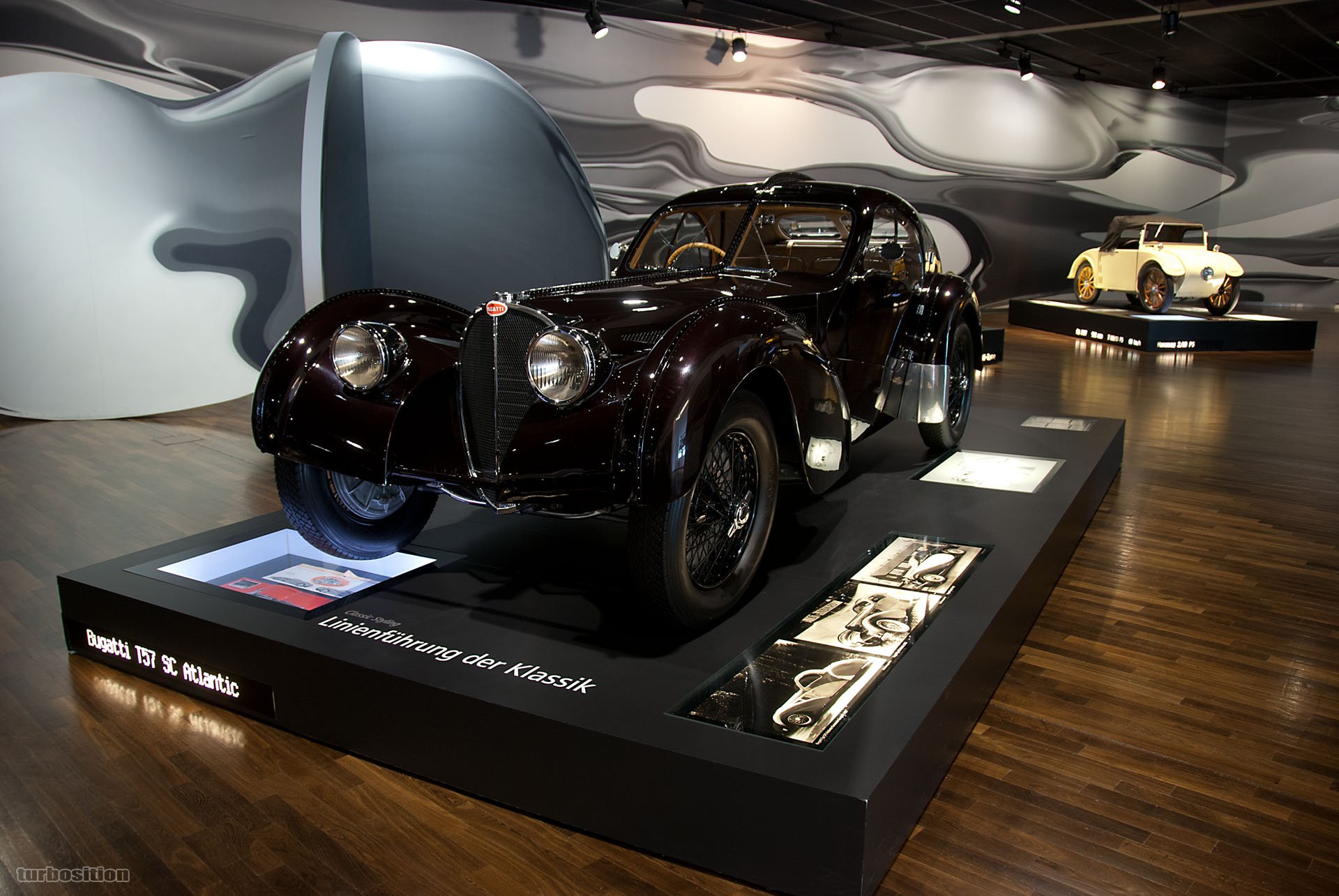 Bugatti T57 SC Atlantic - 1938