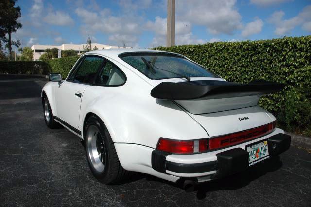 Porsche 930 back (VIN: 9309800381)