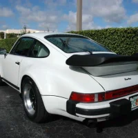 Porsche 930 back