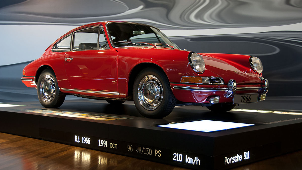 klassischer Porsche 911 in der Autostadt klassischer Porsche 911 in der Autostadt