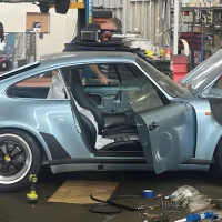 rebuild Porsche 930 - body shop